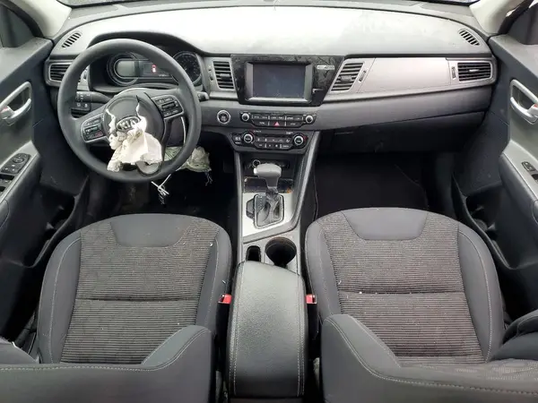 KNDCB3LC4J5161874 2018 KIA NIRO - Image 8