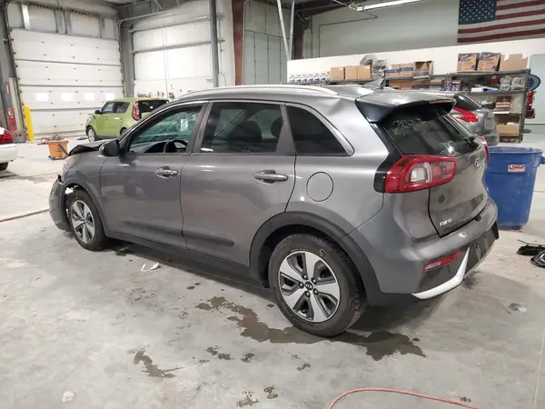 KNDCB3LC4J5170641 2018 KIA NIRO - Image 2