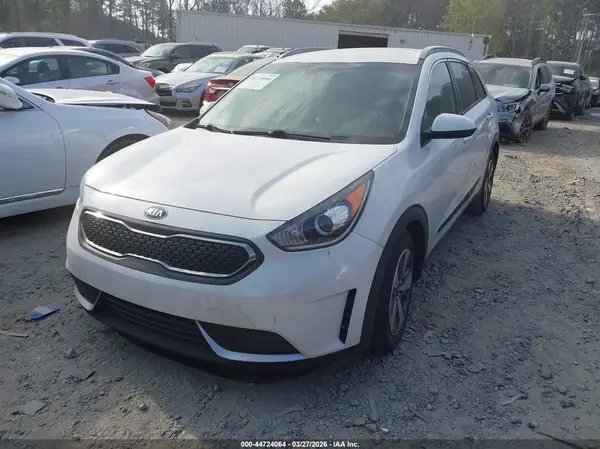 KNDCB3LC4J5171482 2018 KIA NIRO - Image 2