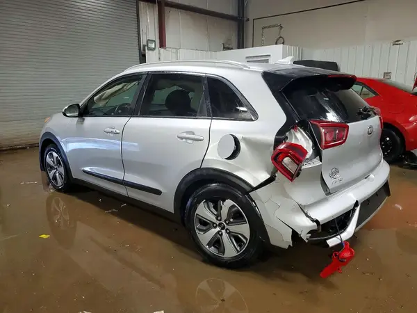 KNDCB3LC4J5174950 2018 KIA NIRO - Image 2