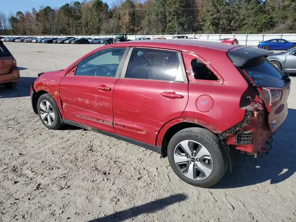KNDCB3LC4J5176228 2018 KIA NIRO - Image 2