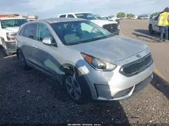 KNDCB3LC4J5184247 2018 KIA NIRO