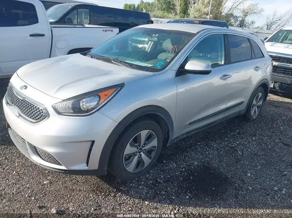 KNDCB3LC4J5184247 2018 KIA NIRO - Image 2