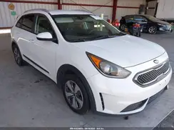 KNDCB3LC4J5203539 2018 KIA NIRO