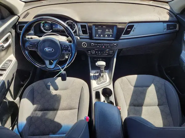 KNDCB3LC4J5204545 2018 KIA NIRO - Image 8