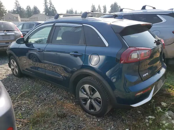 KNDCB3LC4J5205548 2018 KIA NIRO - Image 2