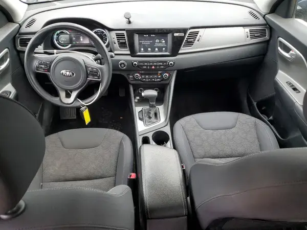 KNDCB3LC4J5205548 2018 KIA NIRO - Image 8