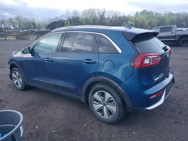 KNDCB3LC4J5207042 2018 KIA NIRO - Image 2
