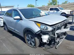 KNDCB3LC4J5210135 2018 KIA NIRO