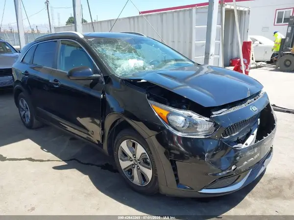 KNDCB3LC4J5210314 2018 KIA NIRO - Image 1