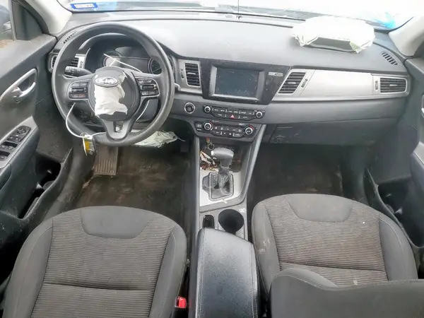 KNDCB3LC4J5211124 2018 KIA NIRO - Image 8