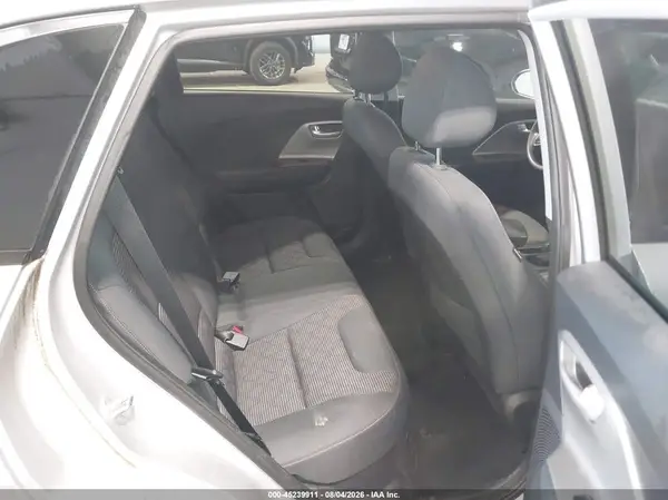 KNDCB3LC4K5218964 2019 KIA NIRO - Image 8