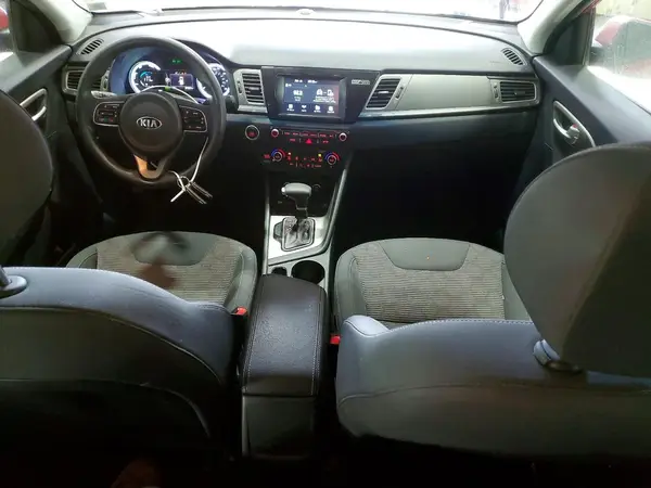 KNDCB3LC4K5219144 2019 KIA NIRO - Image 8