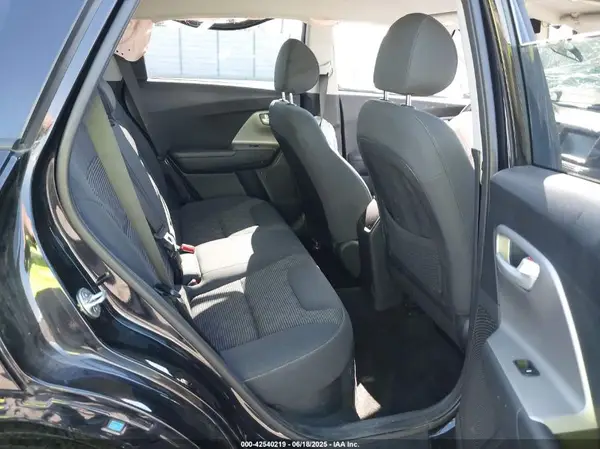 KNDCB3LC4K5219466 2019 KIA NIRO - Image 8
