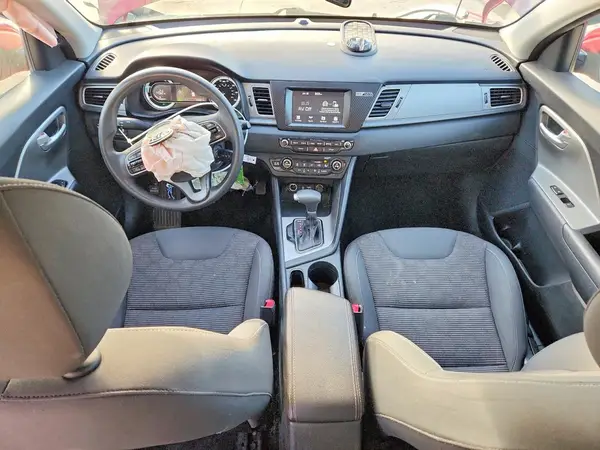 KNDCB3LC4K5220942 2019 KIA NIRO - Image 8