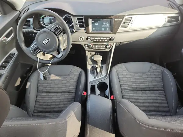 KNDCB3LC4K5221458 2019 KIA NIRO - Image 8