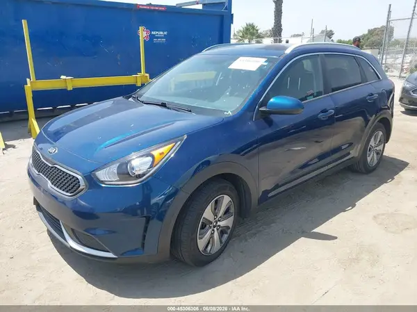 KNDCB3LC4K5241872 2019 KIA NIRO - Image 2