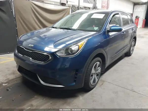 KNDCB3LC4K5242164 2019 KIA NIRO - Image 2