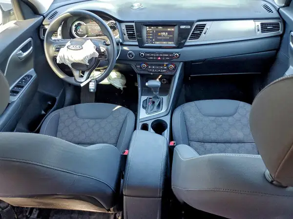 KNDCB3LC4K5244741 2019 KIA NIRO - Image 8