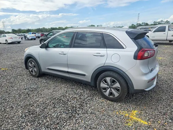 KNDCB3LC4K5249650 2019 KIA NIRO - Image 2