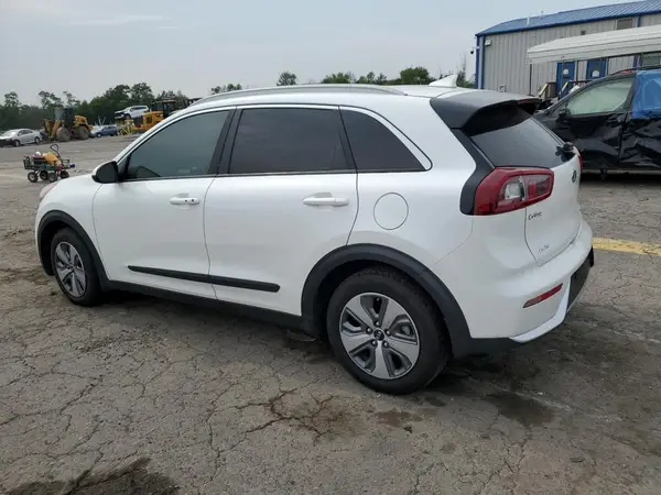 KNDCB3LC4K5249941 2019 KIA NIRO - Image 2