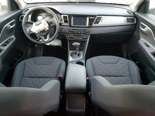 KNDCB3LC4K5250393 2019 KIA NIRO - Image 8