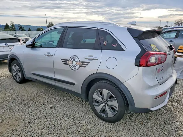 KNDCB3LC4K5251592 2019 KIA NIRO - Image 2