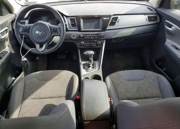 KNDCB3LC4K5251849 2019 KIA NIRO - Image 8