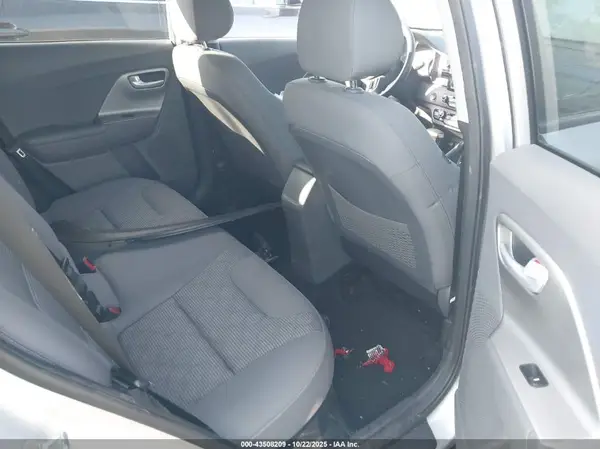 KNDCB3LC4K5256954 2019 KIA NIRO - Image 8