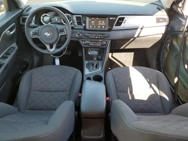 KNDCB3LC4K5257165 2019 KIA NIRO - Image 8