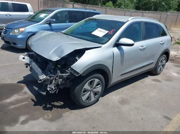 KNDCB3LC4K5302752 2019 KIA NIRO - Image 2