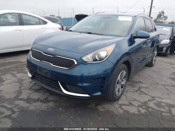 KNDCB3LC4K5318059 2019 KIA NIRO - Image 2