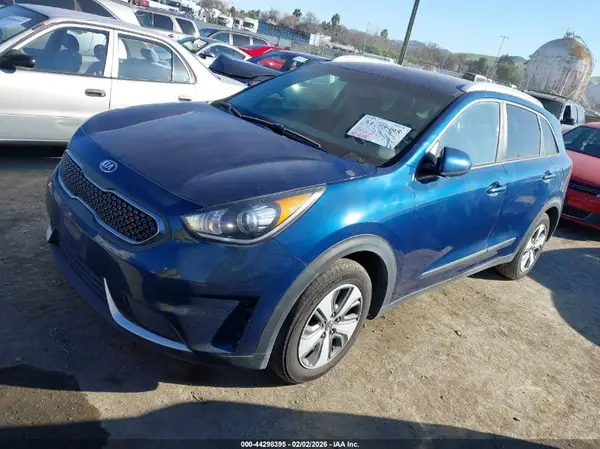 KNDCB3LC4K5318126 2019 KIA NIRO - Image 2
