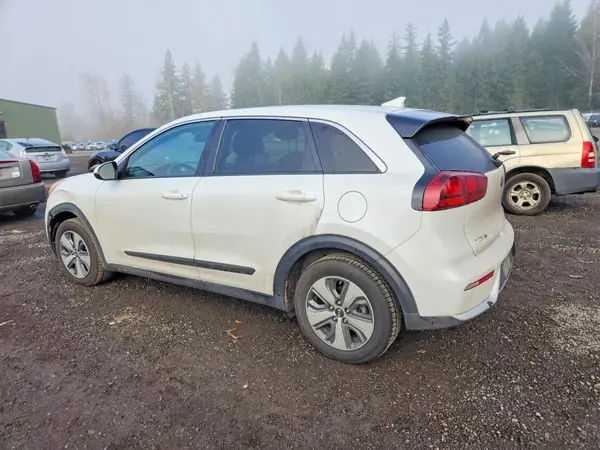 KNDCB3LC4K5338232 2019 KIA NIRO - Image 2