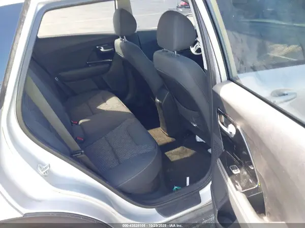 KNDCB3LC4L5376898 2020 KIA NIRO - Image 8