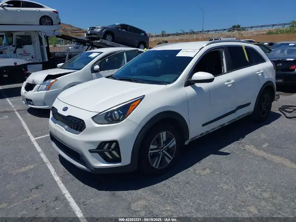KNDCB3LC4M5481281 2021 KIA NIRO - Image 2