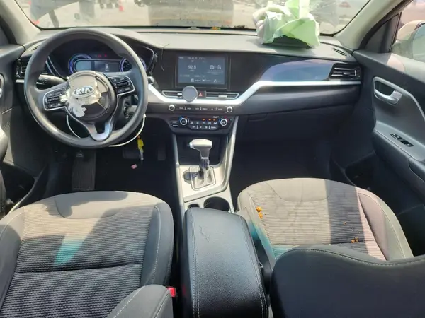 KNDCB3LC4M5486576 2021 KIA NIRO - Image 8