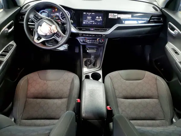 KNDCB3LC4N5509646 2022 KIA NIRO - Image 8