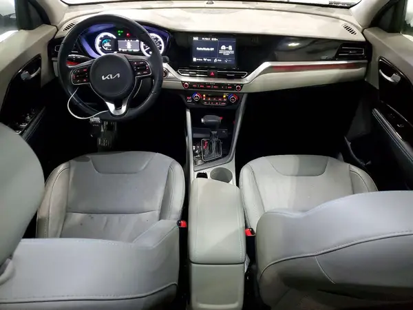 KNDCB3LC4N5510067 2022 KIA NIRO - Image 8