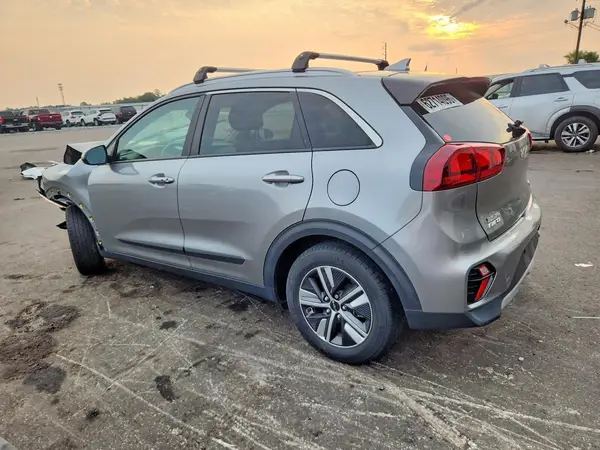 KNDCB3LC4N5515222 2022 KIA NIRO - Image 2