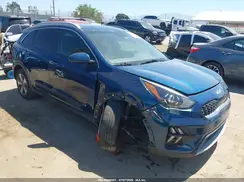 KNDCB3LC4N5515771 2022 KIA NIRO