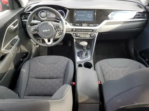 KNDCB3LC4N5525359 2022 KIA NIRO - Image 8