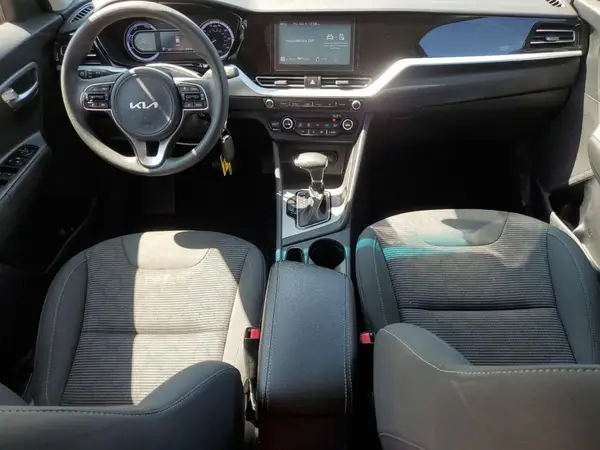 KNDCB3LC4N5528925 2022 KIA NIRO - Image 8