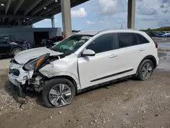 KNDCB3LC4N5529492 2022 KIA NIRO