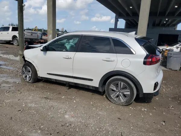 KNDCB3LC4N5529492 2022 KIA NIRO - Image 2