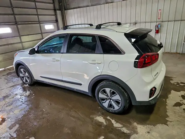 KNDCB3LC4N5534689 2022 KIA NIRO - Image 2