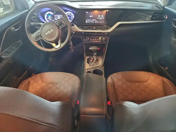 KNDCB3LC4N5534689 2022 KIA NIRO - Image 8