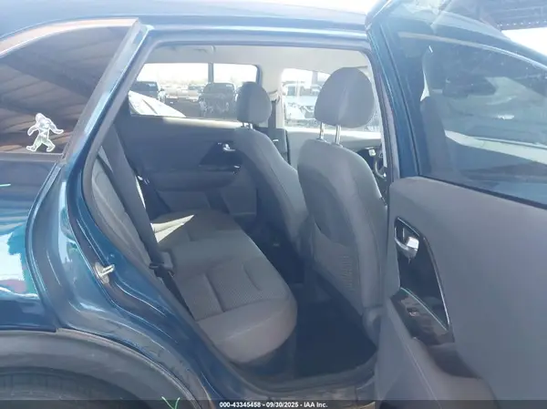 KNDCB3LC4N5535034 2022 KIA NIRO - Image 8