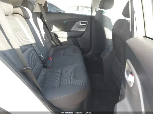 KNDCB3LC4N5537222 2022 KIA NIRO - Image 8