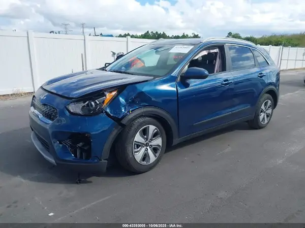 KNDCB3LC4N5539262 2022 KIA NIRO - Image 2